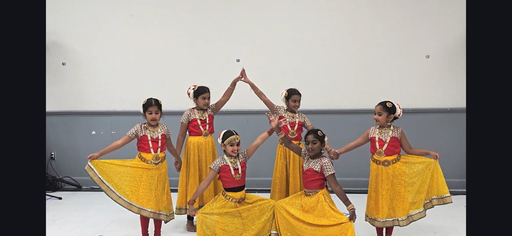 Choreography in diverse styles — moment 1